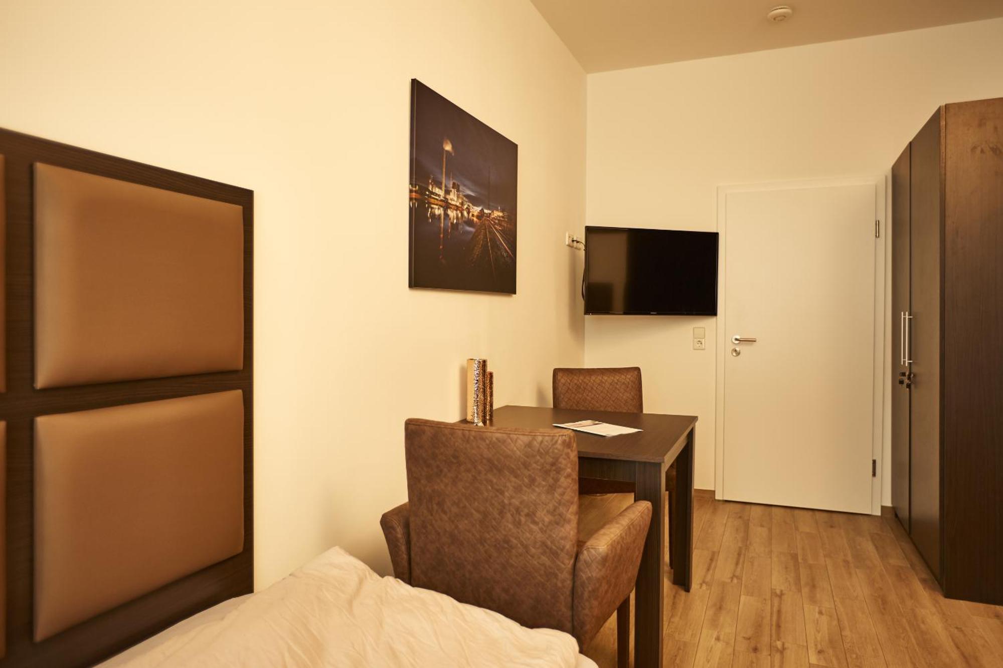 Harbour Apartments Karlsruhe Phòng bức ảnh